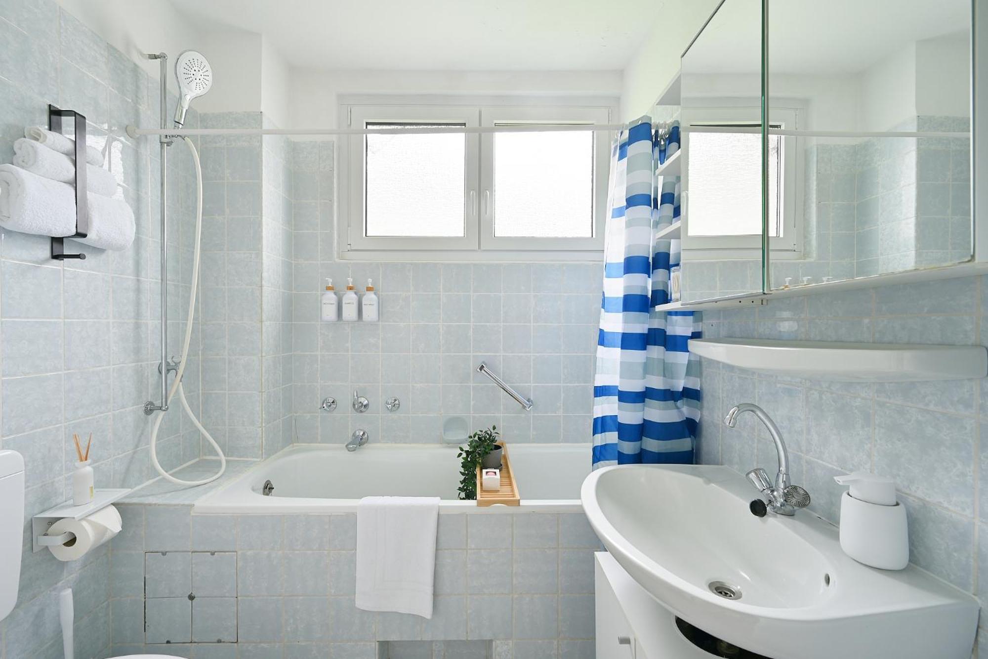 Beautiful And Stylish 1-Bedroom With Kitchen And King Size Bed Wuppertal Luaran gambar