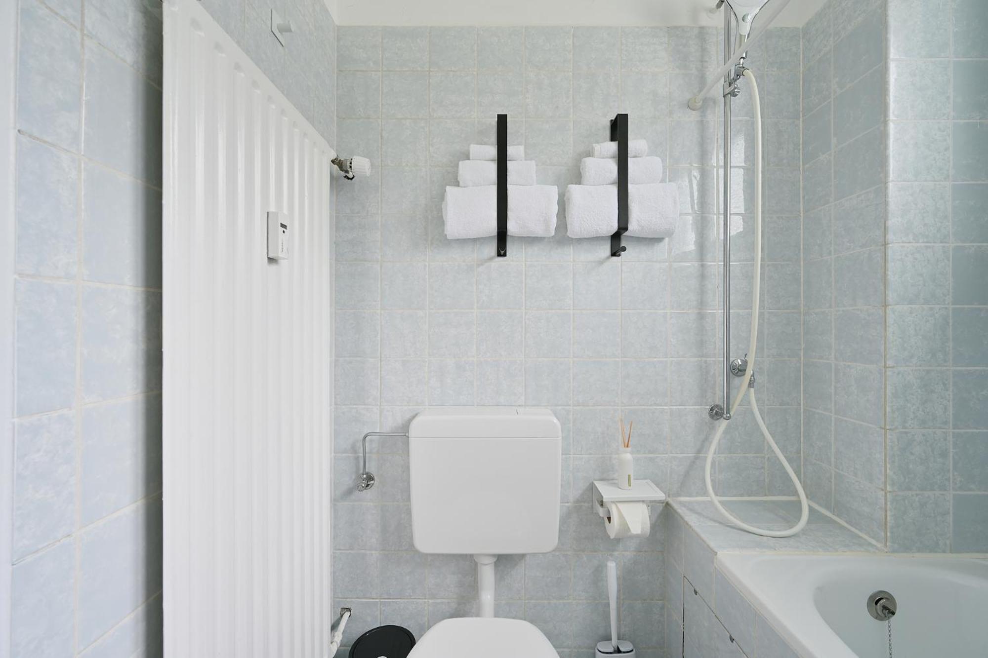 Beautiful And Stylish 1-Bedroom With Kitchen And King Size Bed Wuppertal Luaran gambar